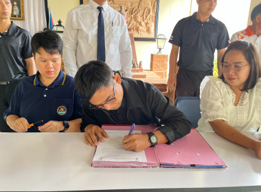ส่งมอบ รถตู้ของราชการ ให้แก่ โรงเรียนชุมชนดอนไพล ... พารามิเตอร์รูปภาพ 2